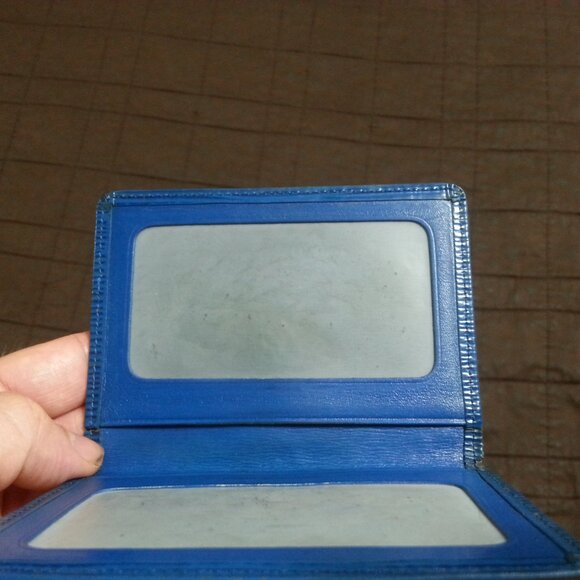 Vintage LV Louis Vuitton  Epi Leather  ID Card Holder Bifold Blue Unisex - Picture 11 of 13